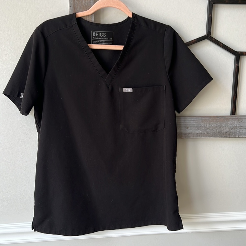 Figs scrub top